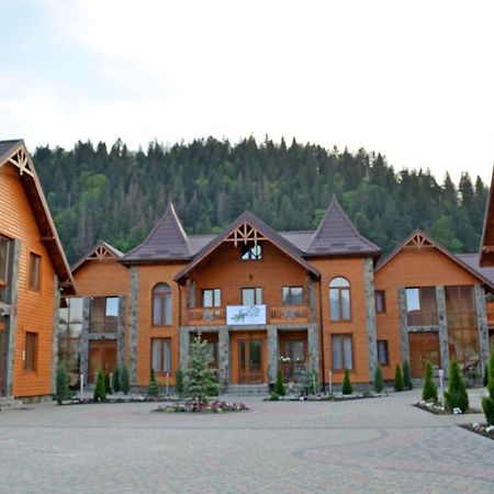 Hotel Sribni Rosy à Mykulychyn Extérieur photo