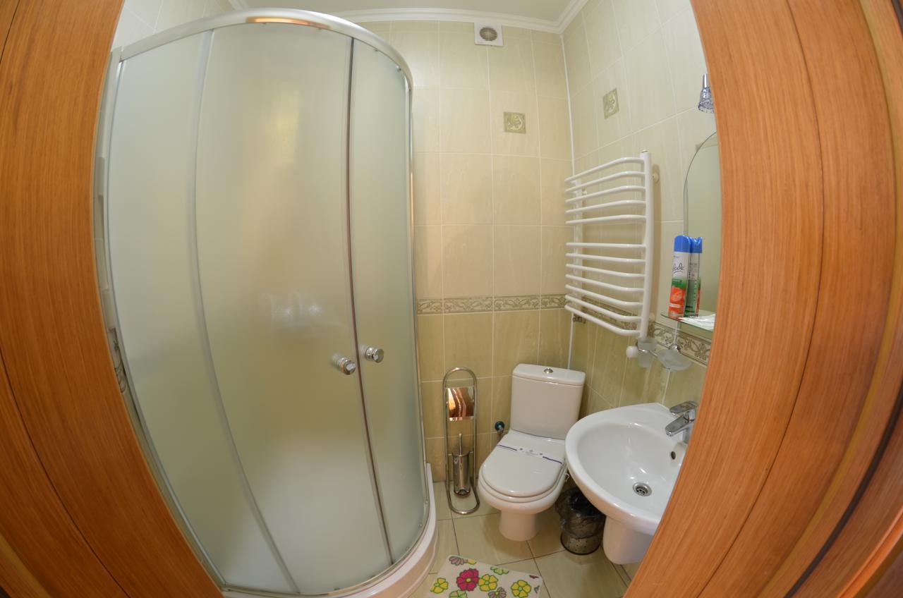 Hotel Sribni Rosy à Mykulychyn Extérieur photo