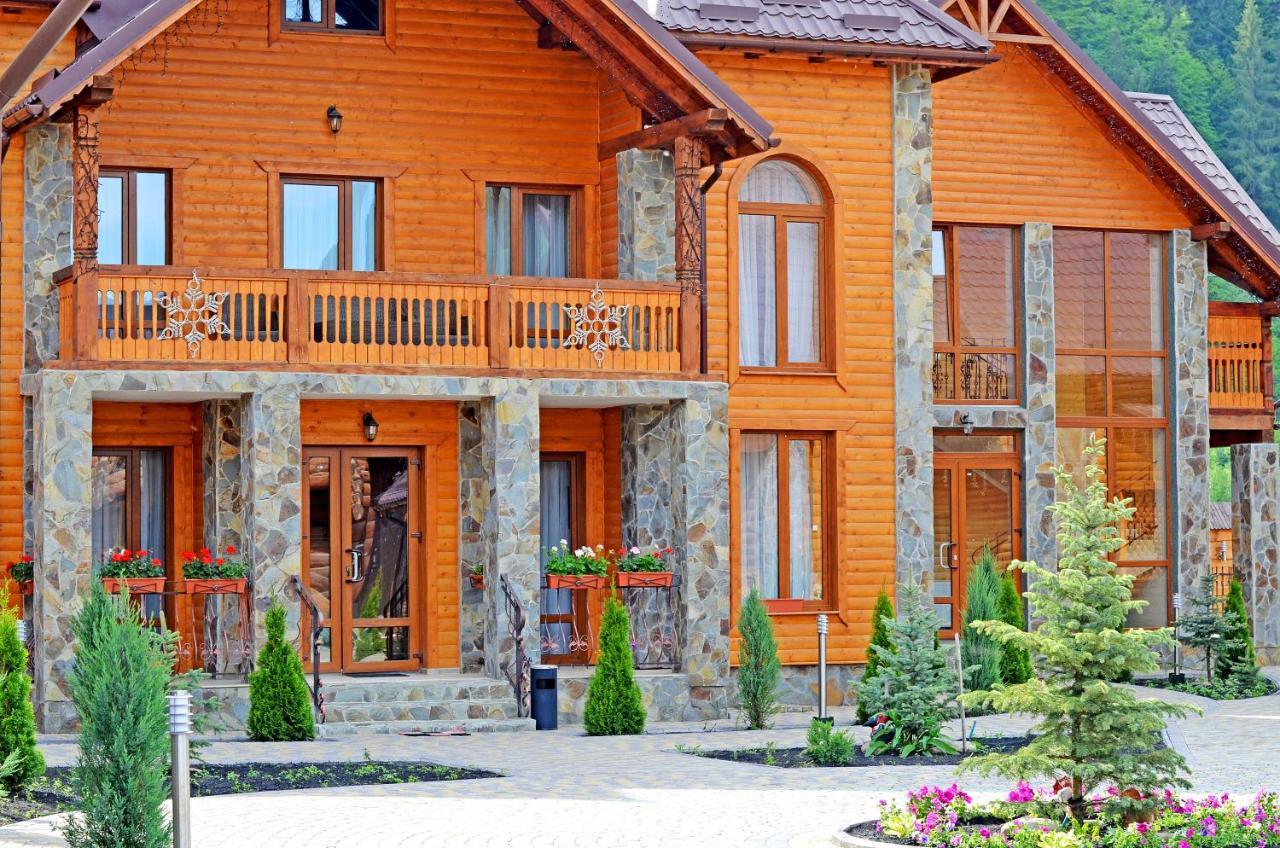 Hotel Sribni Rosy à Mykulychyn Extérieur photo