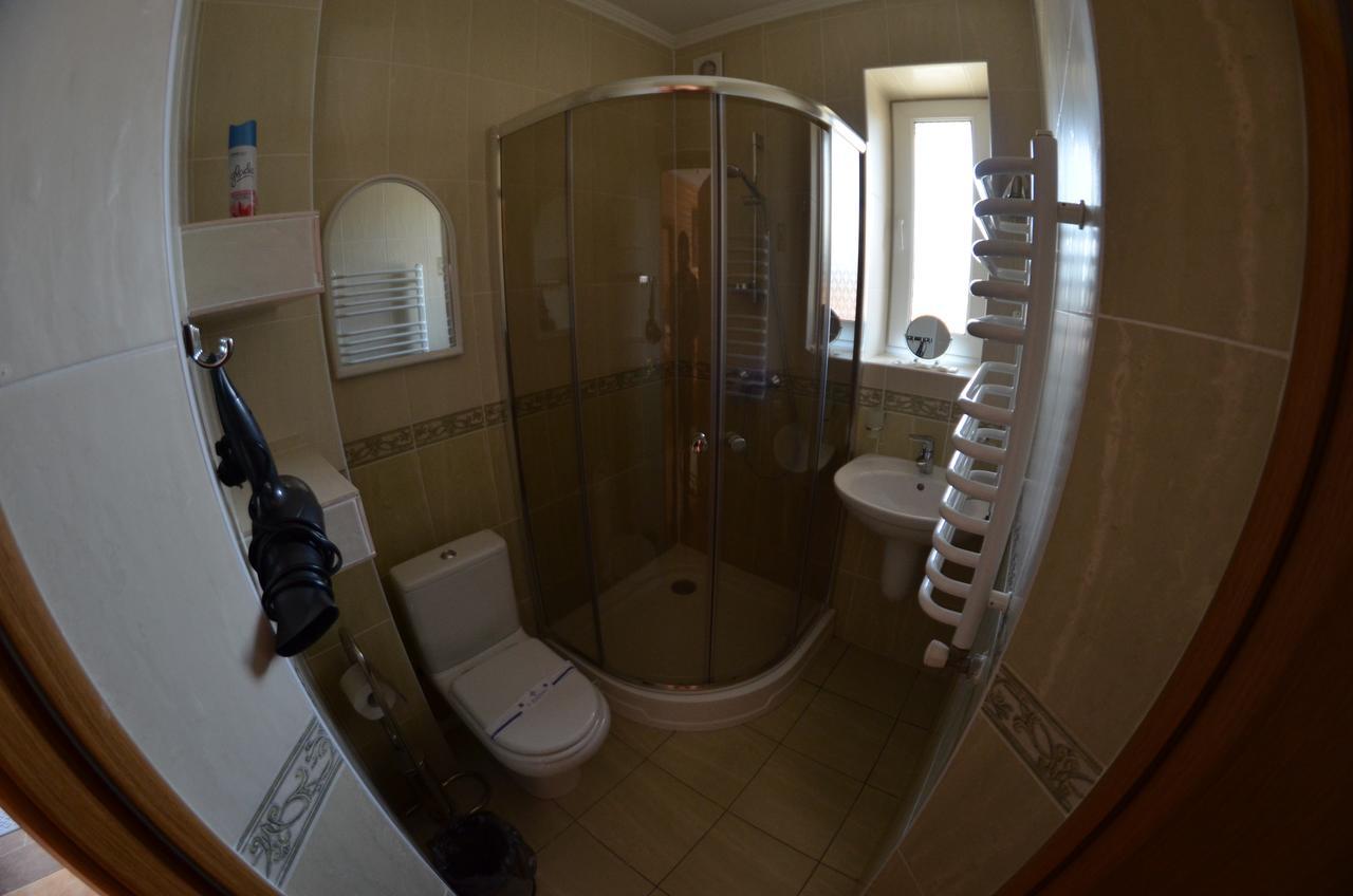 Hotel Sribni Rosy à Mykulychyn Extérieur photo