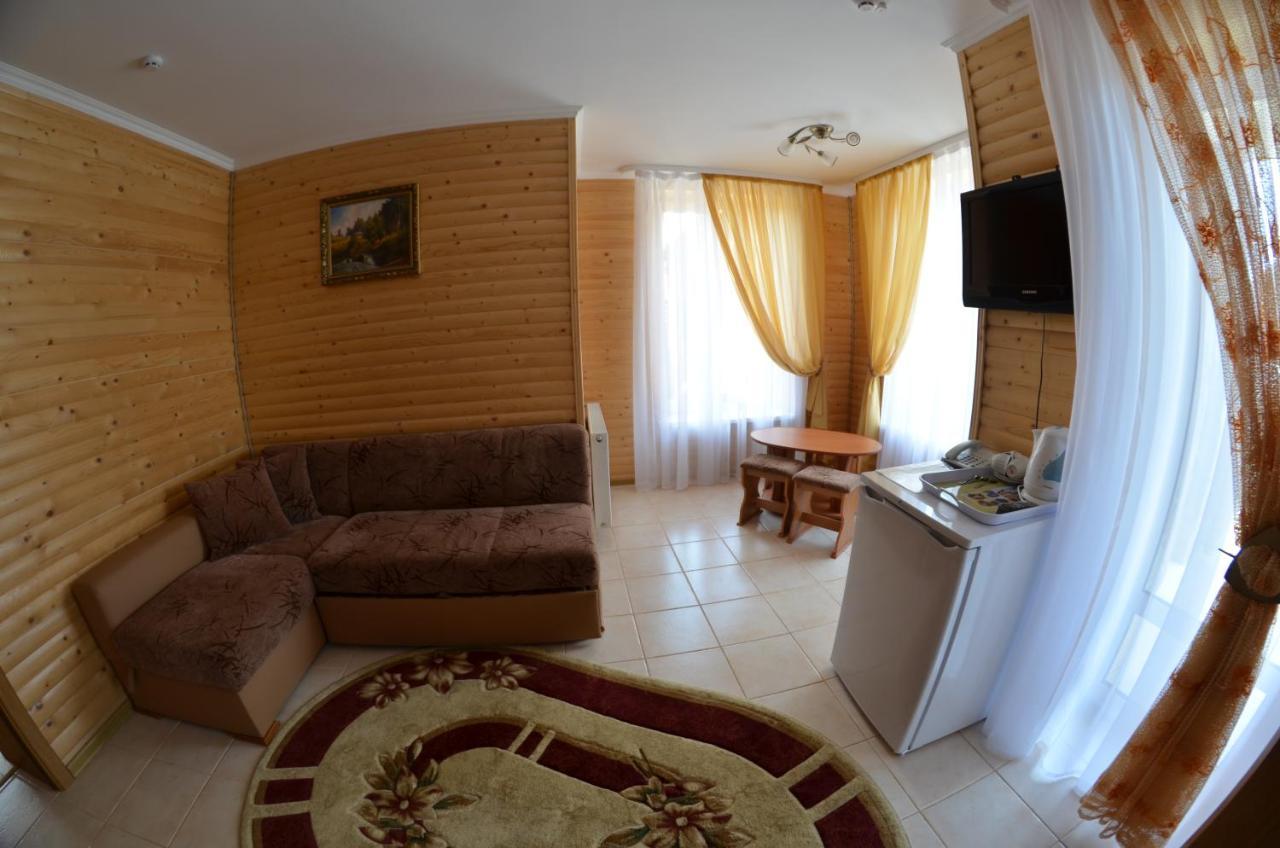 Hotel Sribni Rosy à Mykulychyn Extérieur photo