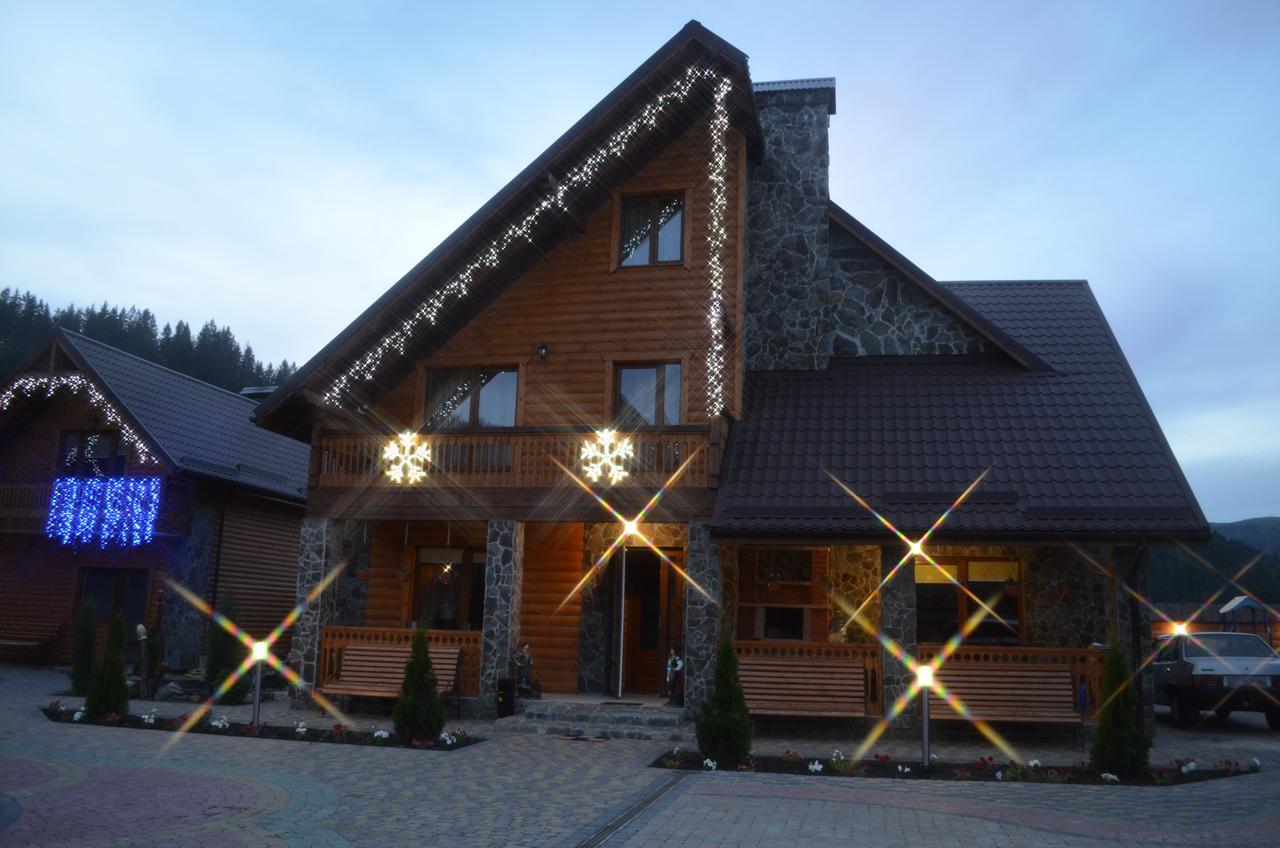 Hotel Sribni Rosy à Mykulychyn Extérieur photo