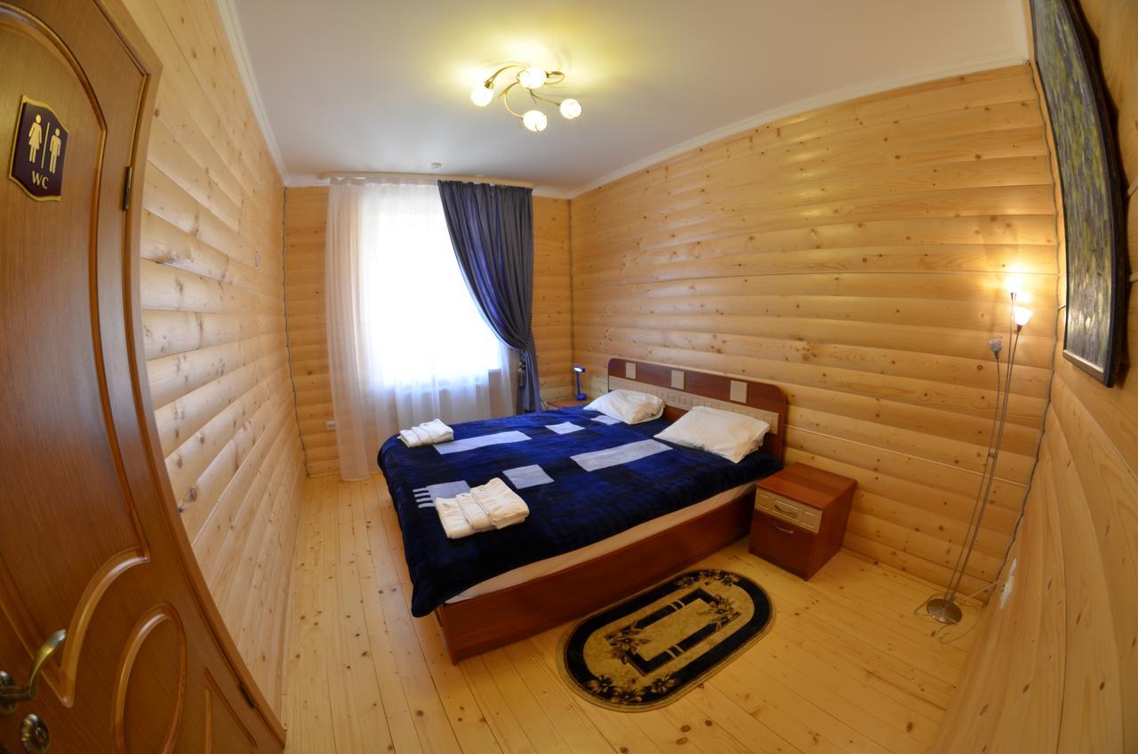 Hotel Sribni Rosy à Mykulychyn Extérieur photo